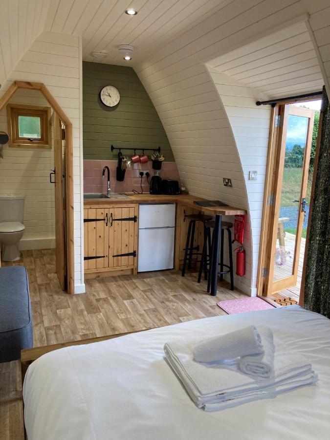 Hotel Delor - Bryntalch Glamping Pods Montgomery Esterno foto